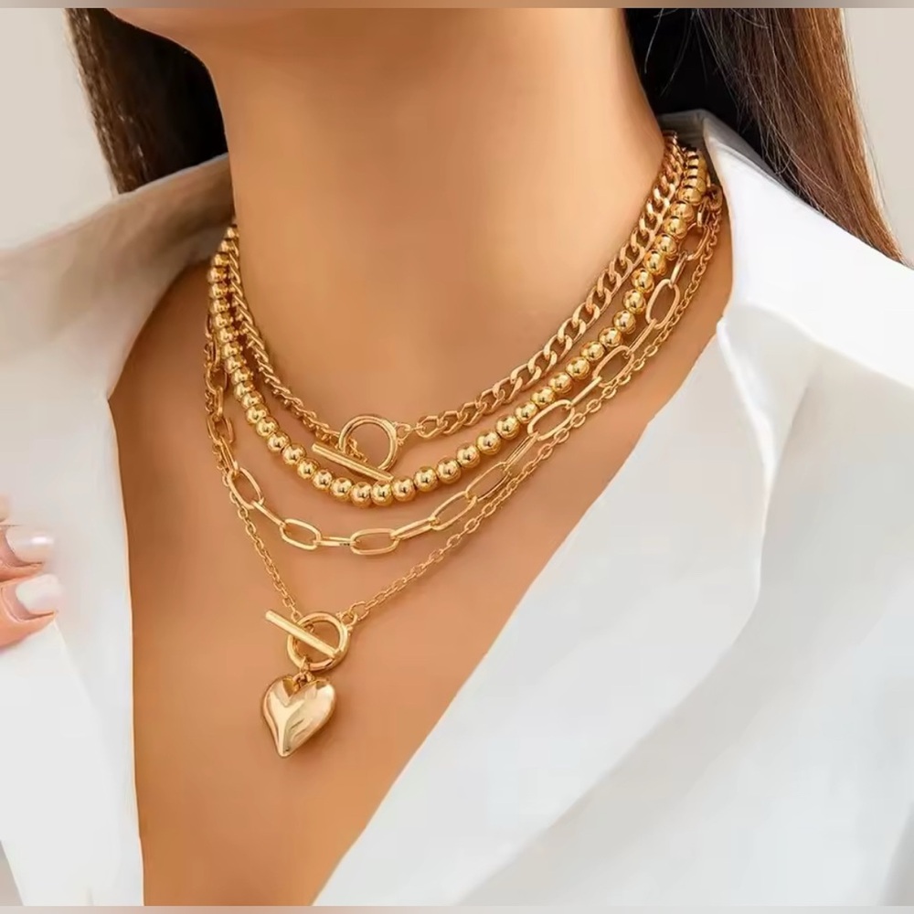 4-Piece Gold Layered Necklace Set w/ Heart Pendant – Y2K Chic